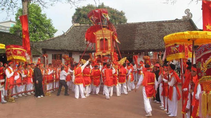 Chuẩn bị lễ cúng thành hoàng làng