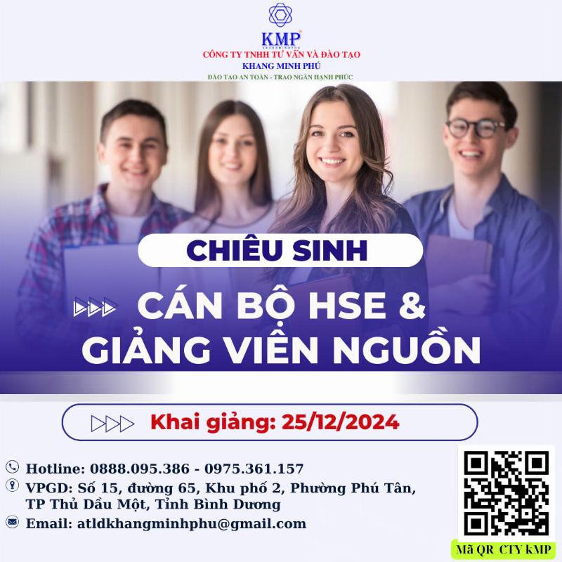 Hình ảnh chuyên gia HSE đang tư vấn cho đại diện doanh nghiệp về hồ sơ vệ sinh môi trường lao động