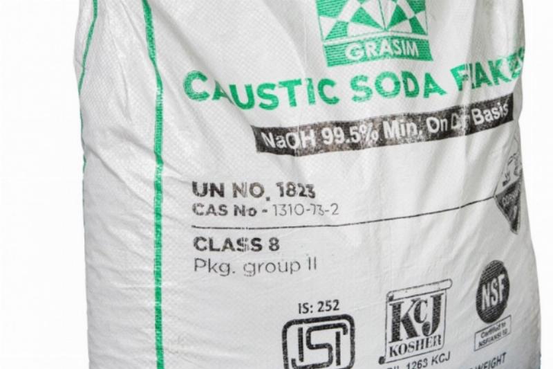 Hình ảnh tinh thể xút ăn da (Natri Hydroxit) dạng vảy trắng