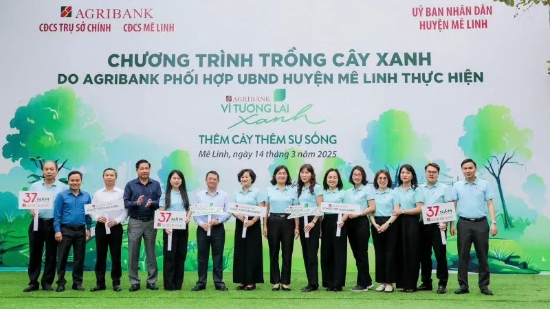 Người tuổi Canh Dần tham gia vào hoạt động bảo vệ môi trường, trồng cây vì một tương lai xanh