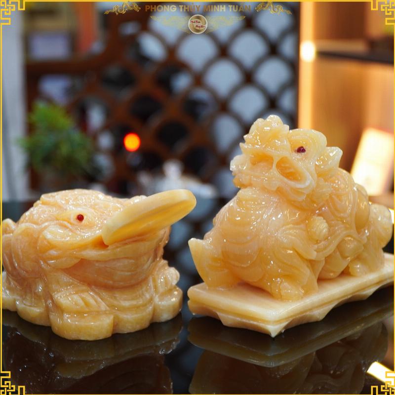 Hình ảnh linh vật phong thủy Tỳ Hưu và Thiềm Thừ chiêu tài lộc, may mắn bình an cho gia đình
