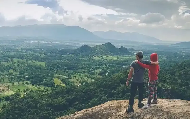 Ý nghĩa tên Quyên ẩn chứa vẻ đẹp văn hóa và tâm hồn Việt Nam sâu sắc.