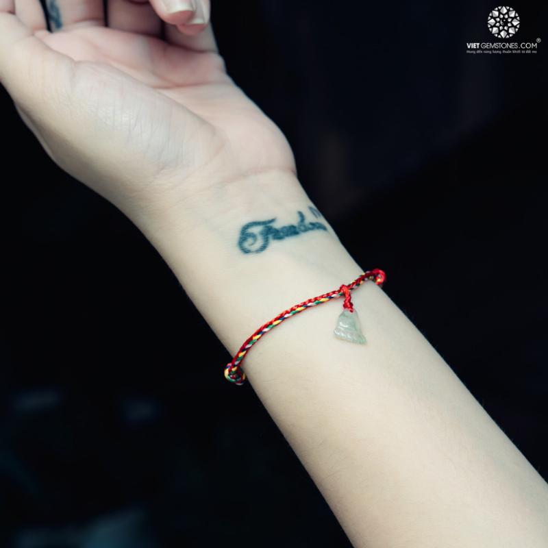 Vòng tay ngũ sắc và ý nghĩa sâu sắc của từng màu sắc đại diện cho Ngũ Hành