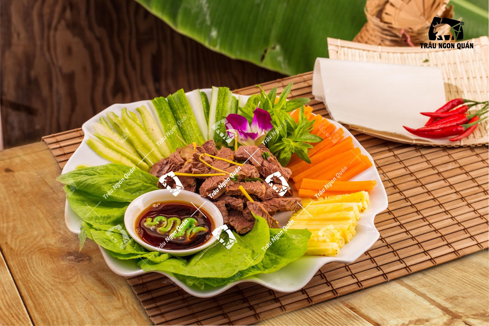 Trâu cuốn lá cải thanh mát, món ăn ngon miệng kết hợp rau củ