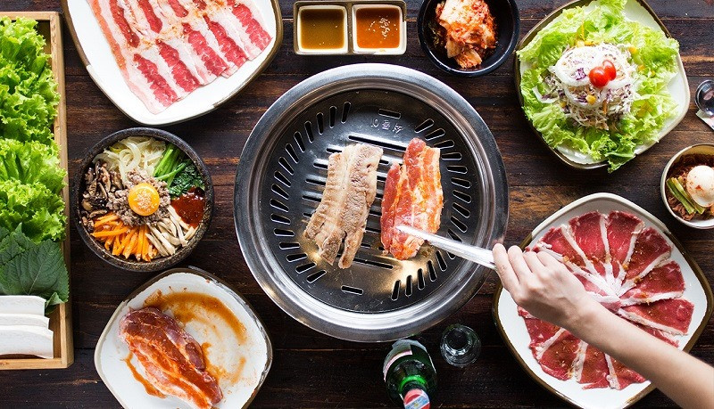 Thịt nướng tẩm ướp đậm đà và phong cách phục vụ chuyên nghiệp tại Matchandeul BBQ.