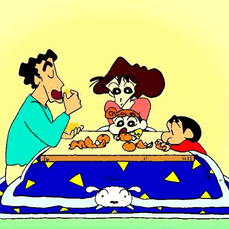 Shin đang làm bánh cùng mẹ, nhưng có vẻ đang gây ra một &quot;thảm họa&quot; ẩm thực