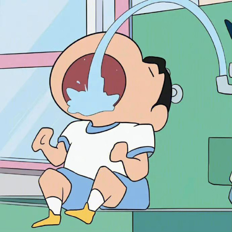 Shin với biểu cảm tự mãn và nụ cười &quot;nghịch ngợm&quot;, tạo nên khoảnh khắc hài hước