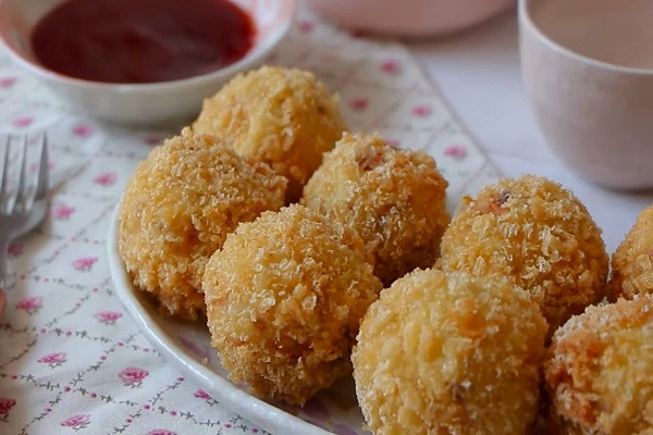Bánh khoai tây nhân thịt bò kiểu Nhật thơm ngon, bổ dưỡng cho bữa ăn