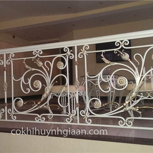 Mẫu lan can ban công nhà đẹp với thiết kế đơn giản Mẫu 019