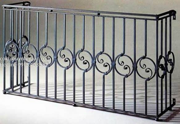 Ban công sắt mỹ thuật với hoa văn uốn cong mềm mại Mẫu 062