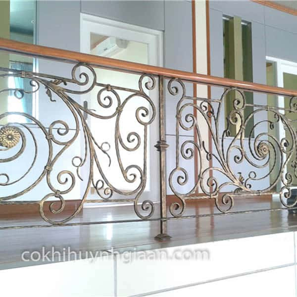 Ban công sắt hoa văn đơn giản và thanh lịch Mẫu 005