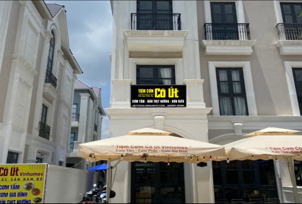 Tiệm cơm Cô Út nằm ngay tại Vinhome Grand Park, thuận tiện cho cư dân và du khách