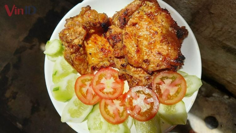 Món sườn ướp mật ong thơm lừng