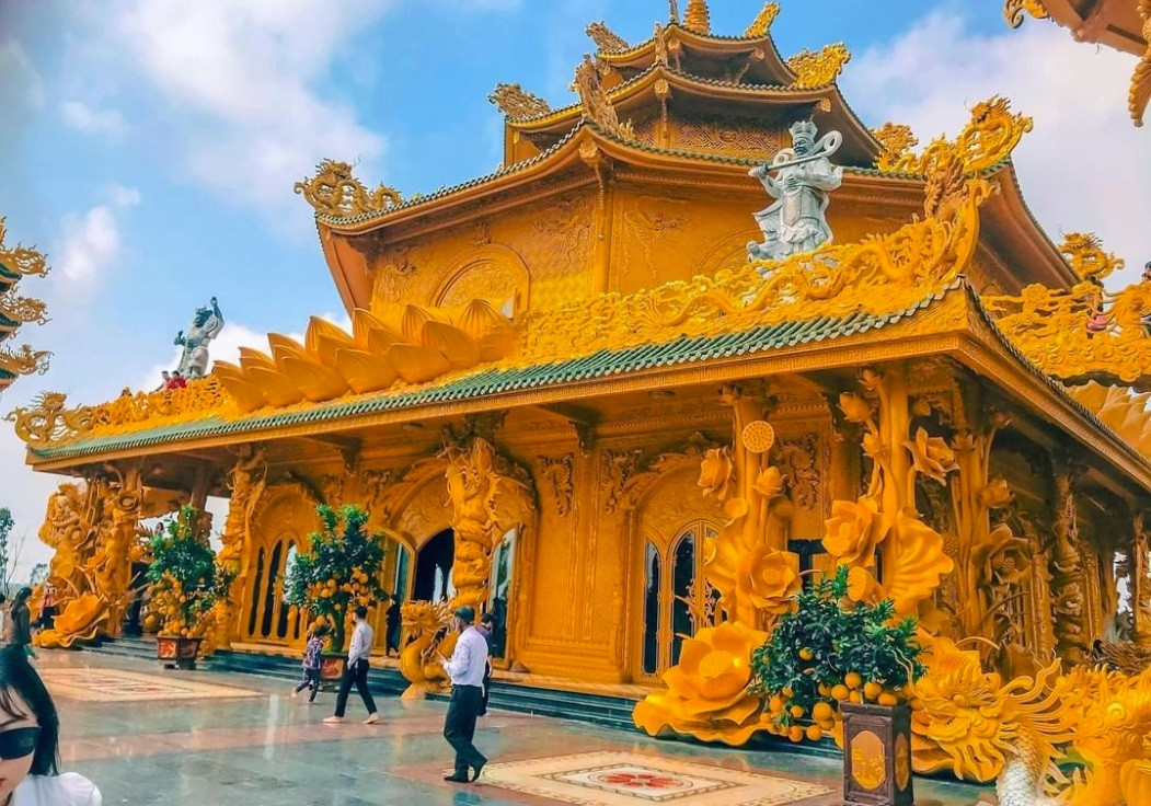 Kiến trúc tinh xảo tại Chùa Phúc Lâm Hưng Yên