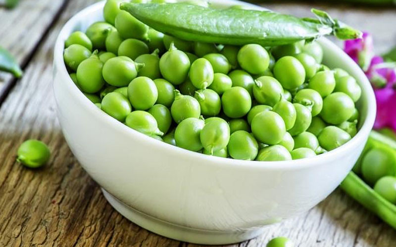 Cháo thịt bò nấu với đậu Hà Lan kích thích vị giác của bé yêu