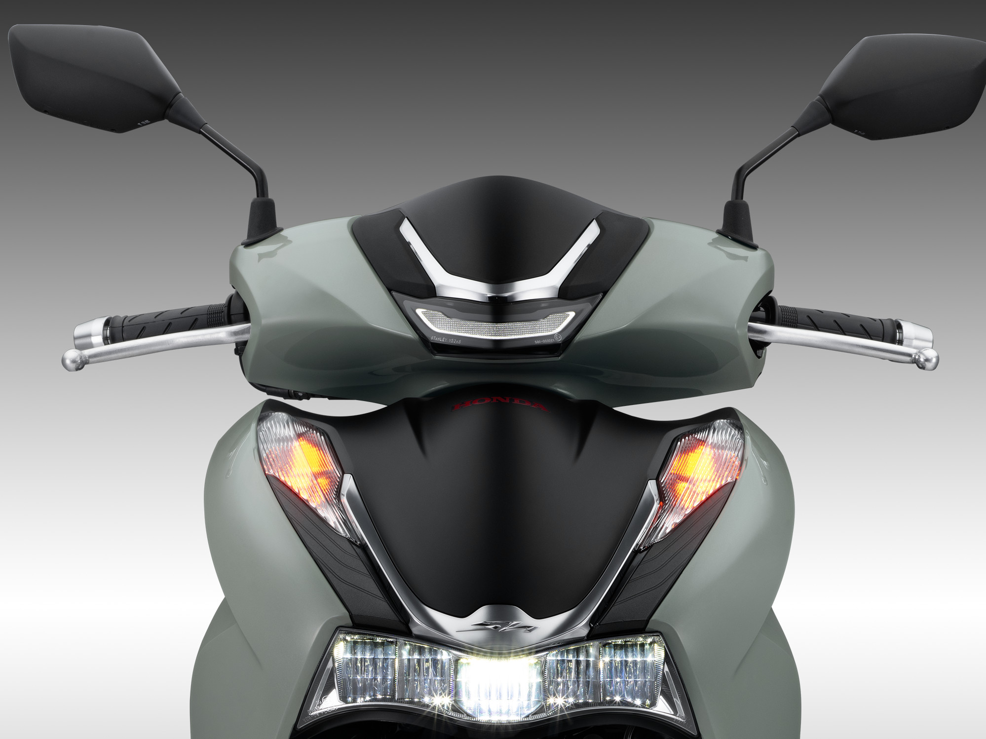 Đèn chiếu sáng phía trước LED luôn sáng trên Honda SH 350i