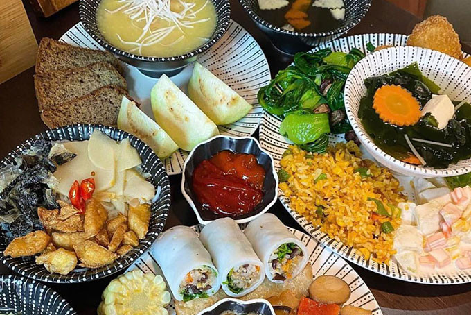 Các món ăn thanh đạm, tốt cho sức khỏe tại một quán cơm chay ngon ở Hà Nội