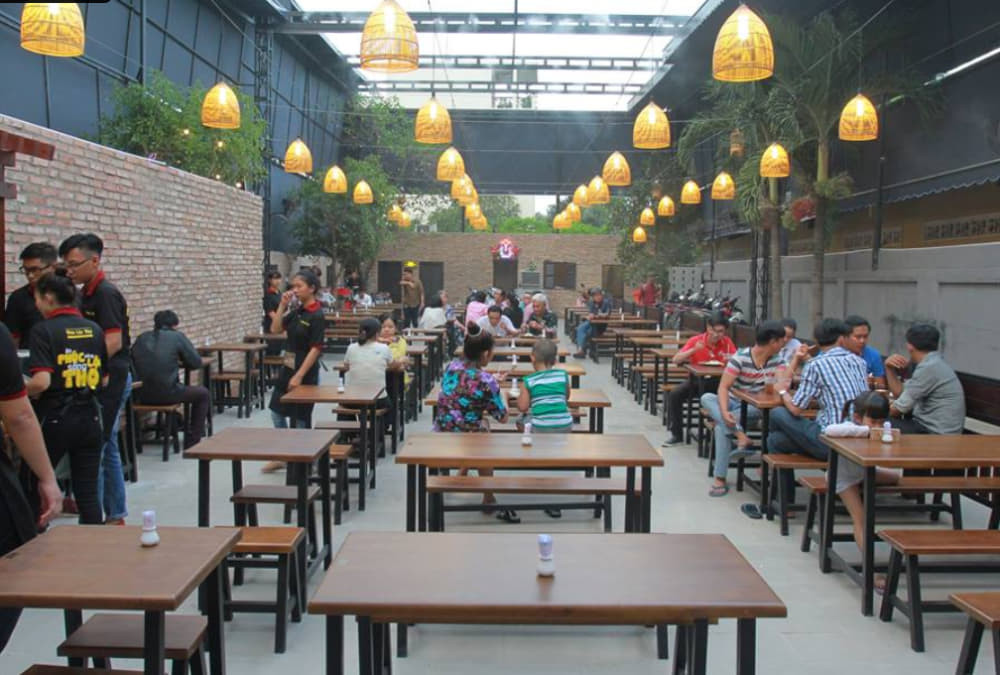 Không gian rộng rãi tại quán cơm tấm Phúc Lộc Thọ Lê Văn Việt, điểm đến lý tưởng khi tìm quán cơm tấm gần đây
