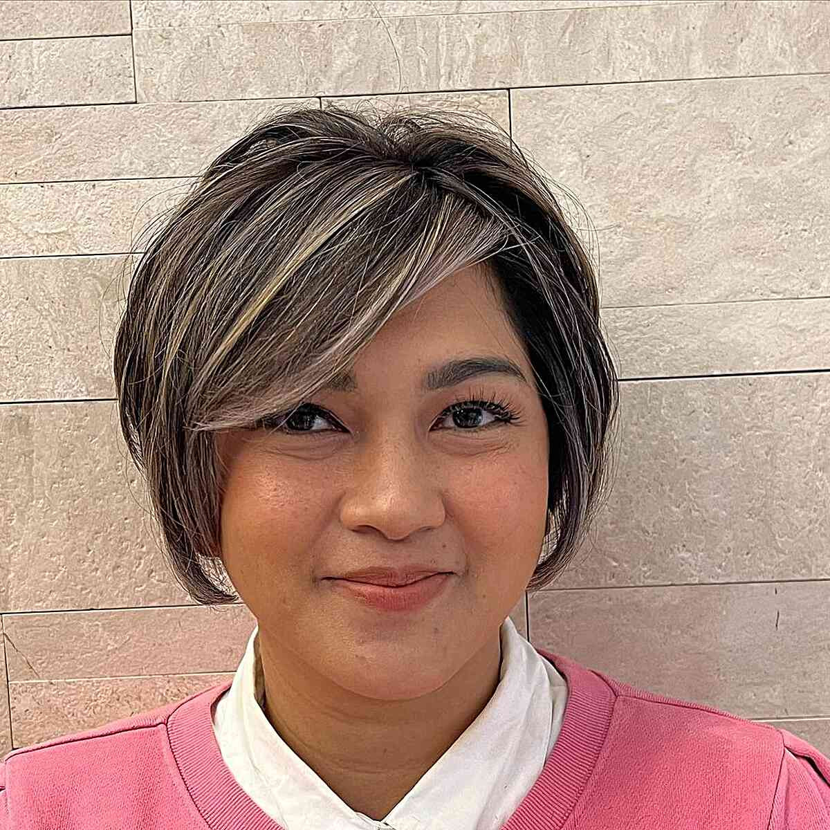 Tóc pixie dài với kỹ thuật balayage Pháp tinh tế cho khuôn mặt tròn