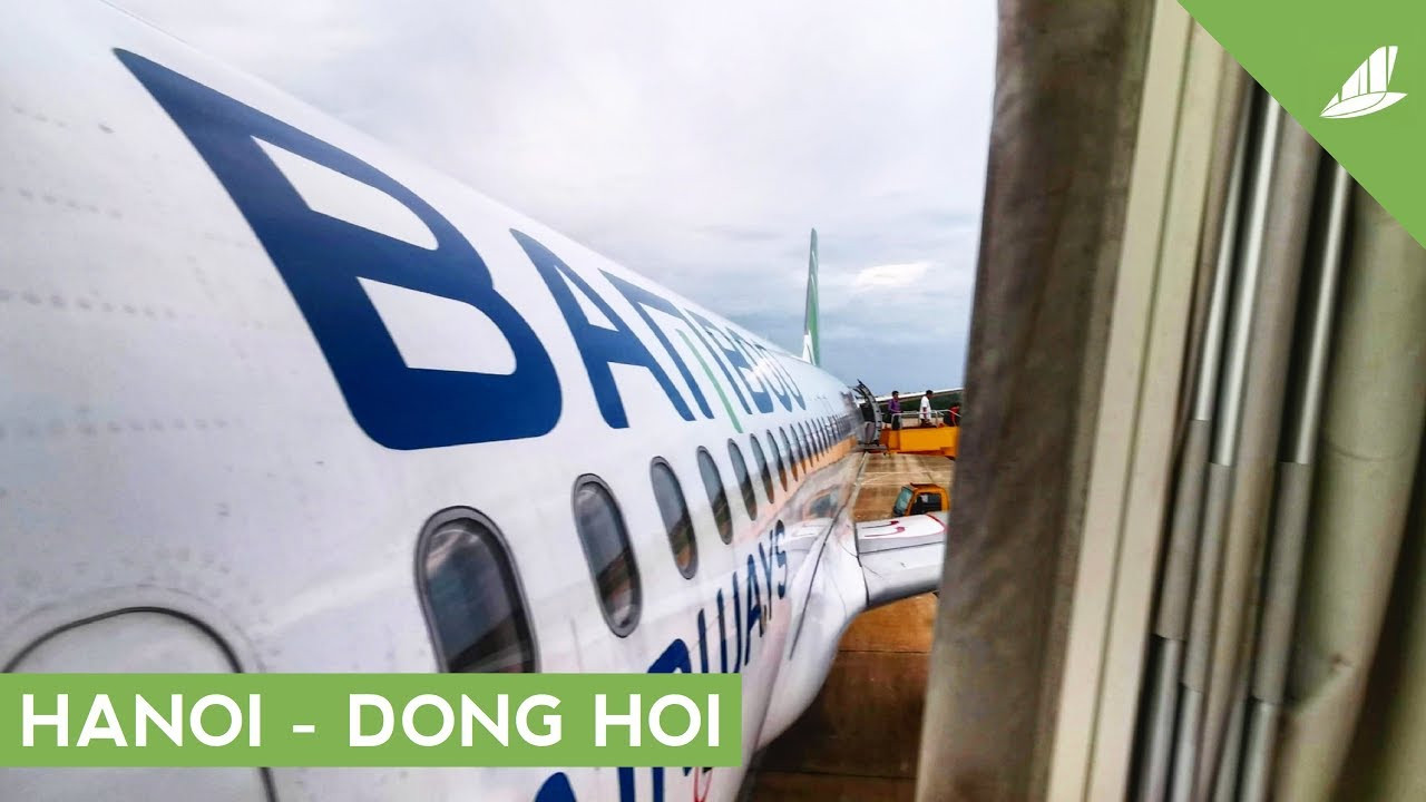 Hình ảnh máy bay đang hạ cánh tại sân bay Đồng Hới, Quảng Bình