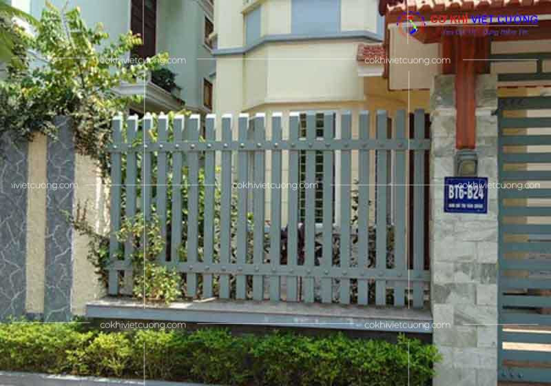 Hàng rào thép hộp đơn giản
