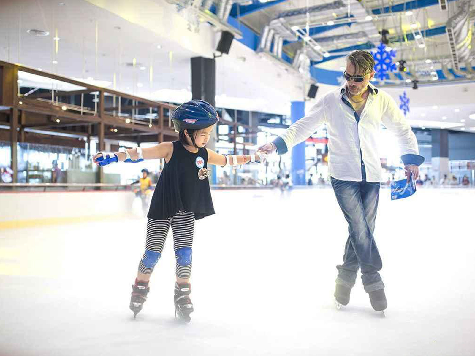 Sân trượt băng Ice Rink lớn nhất Việt Nam