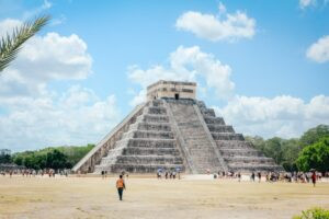 Kim tự tháp El Castillo tại khu di tích Chichen Itza, Mexico, công trình nổi bật của nền văn minh Maya