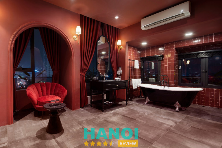 Nội thất sang trọng với tông màu đỏ quyến rũ tại Jacayl Hotel
