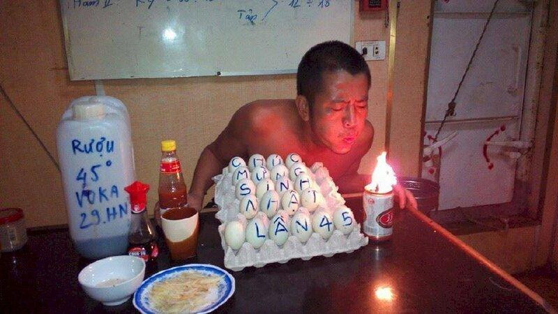 Meme chúc mừng sinh nhật thêm tuổi thêm trầm cảm