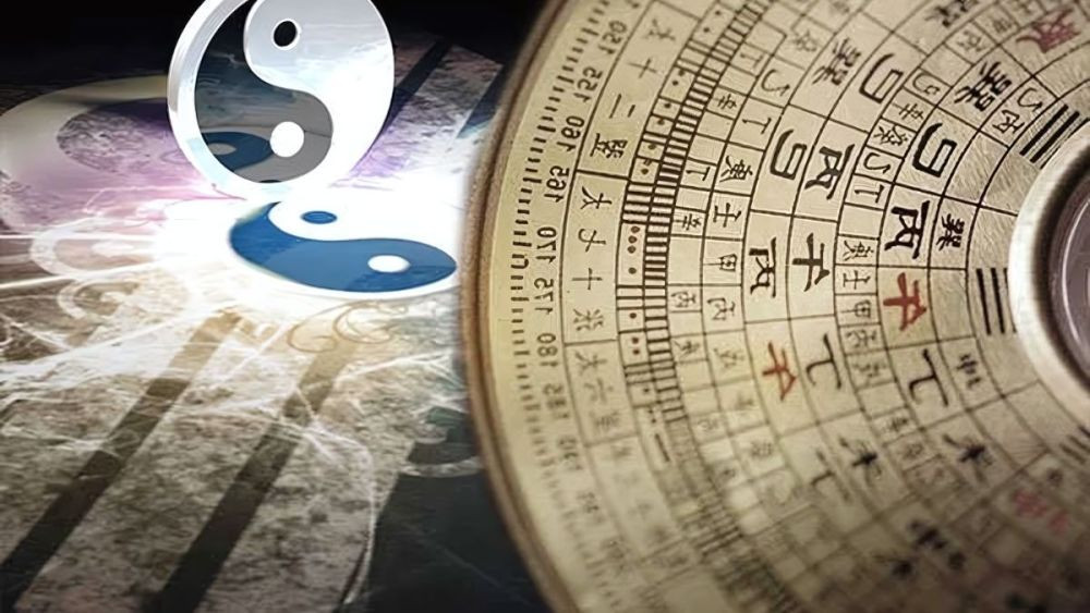 Lịch vạn niên và đồng hồ cát, minh họa việc lựa chọn giờ tốt để hóa giải ngày Tam Nương.