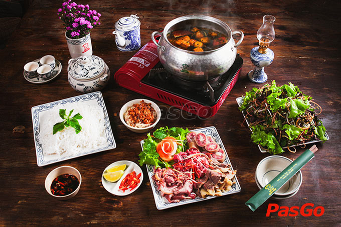 Set lẩu bò tơ đầy đặn dành cho nhóm 3-4 người, nước lẩu đậm đà