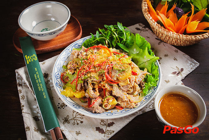 Thịt bò tơ tươi sống, nguyên liệu chính tạo nên các món ngon tại Bò Tơ Quán Mộc