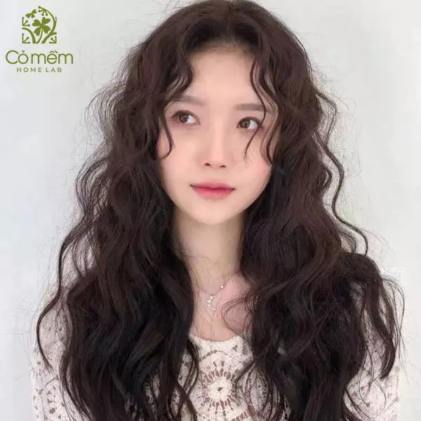 kiểu tóc layer xoăn hippie cho cô gái mặt dài