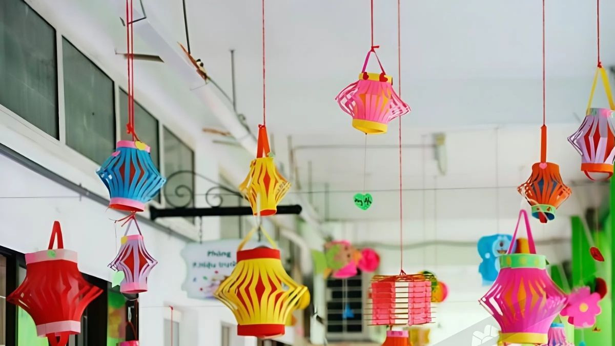 Cách trang trí cửa lớp mầm non chủ đề Trung Thu độc đáo