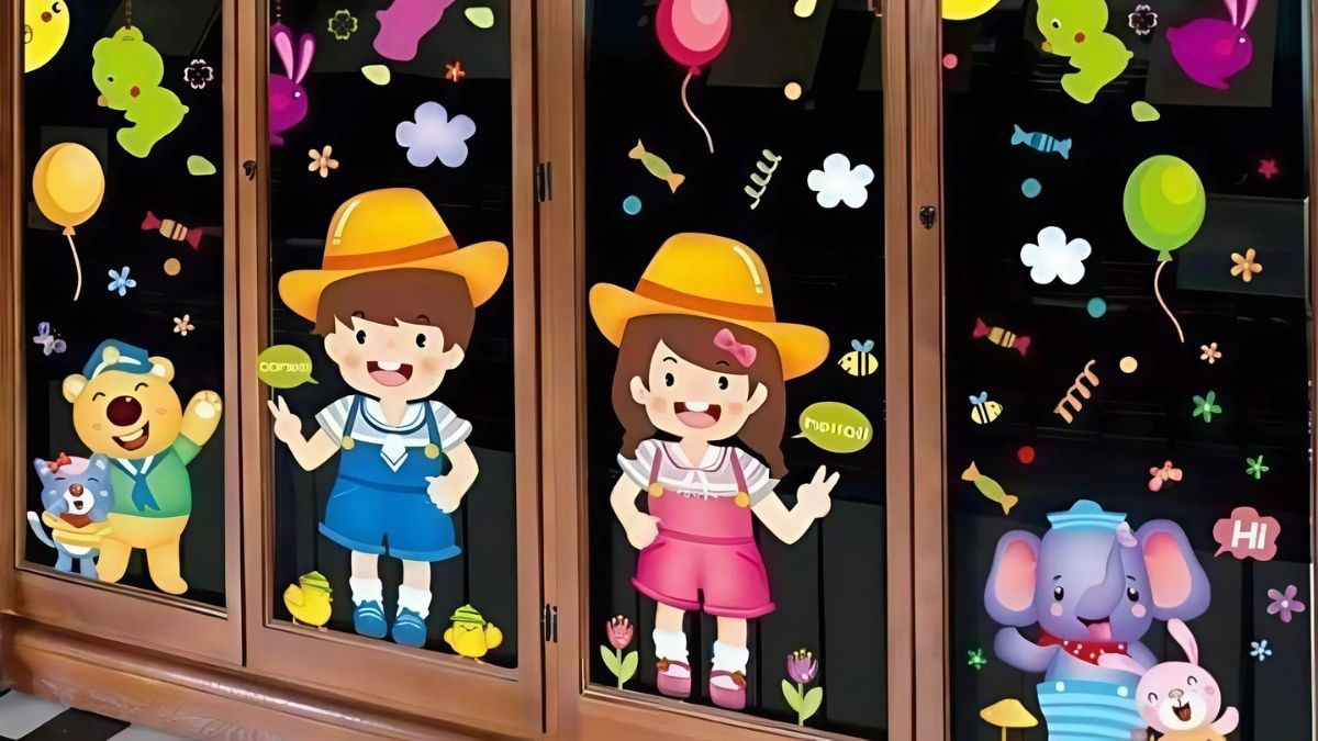 Trang trí cửa ra vào lớp mầm non bằng giấy decan chủ đề đại dương