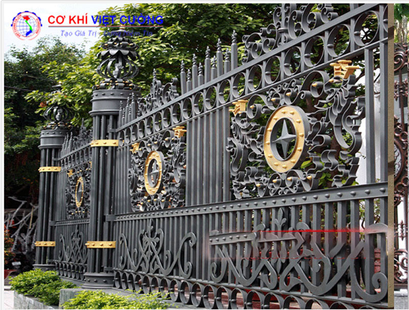 Hàng rào sắt nghệ thuật với phong cách cổ điển