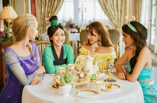 Hình ảnh AMEE rạng rỡ, xinh đẹp, đại diện cho ca khúc &quot;Sao Anh Chưa Về Nhà&quot; cùng Ricky Star