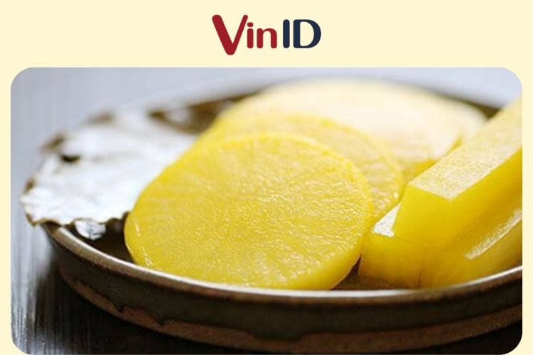 Món củ cải muối kiểu Hàn Quốc vàng giòn hấp dẫn, ăn kèm các món chính