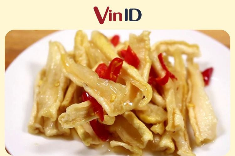 Củ cải ngâm mắm đường giòn sần sật, vị mặn ngọt hài hòa cuốn hút