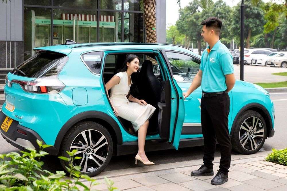 Đặt xe qua ứng dụng Xanh SM giúp khách hàng tiết kiệm chi phí và tiện lợi hơn