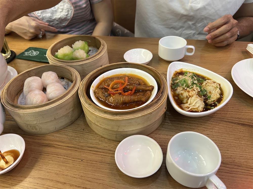 Đĩa dimsum hấp dẫn đa dạng món tại Cửu Long Quán Quận 5