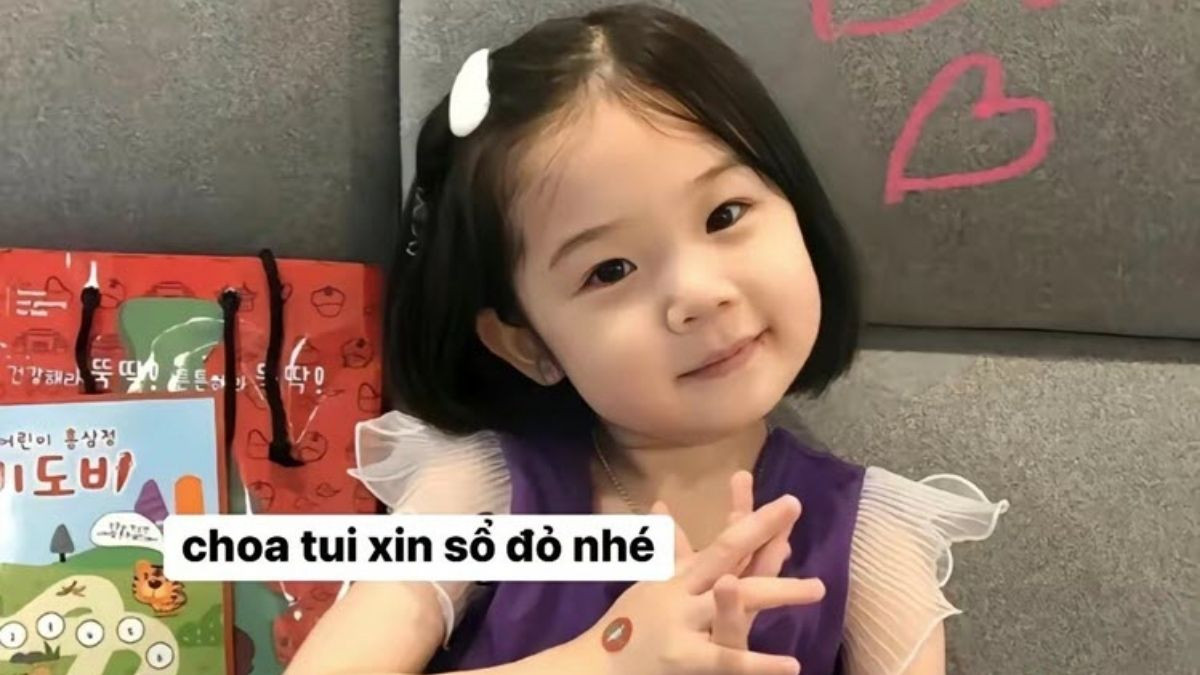 Meme em bé với biểu cảm ngạc nhiên tột độ