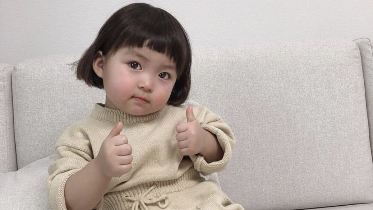 Meme em bé với biểu cảm &quot;cảm thấy bối rối&quot;