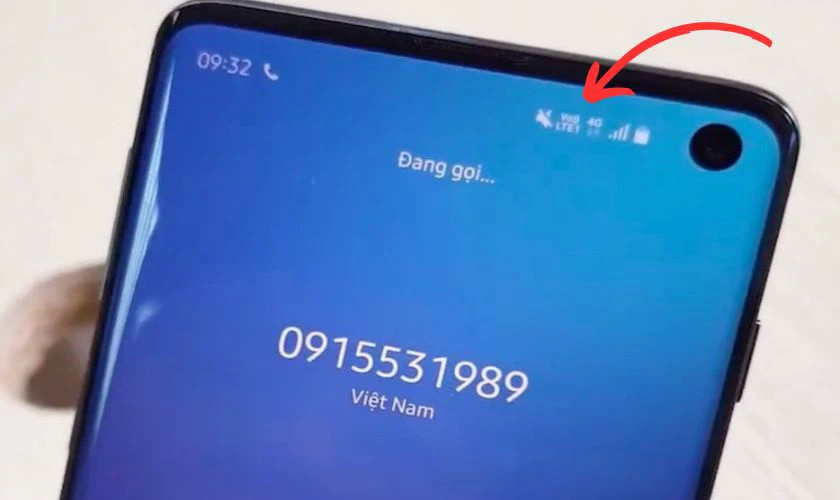 Điện thoại OPPO hiển thị biểu tượng VoLTE trên thanh trạng thái