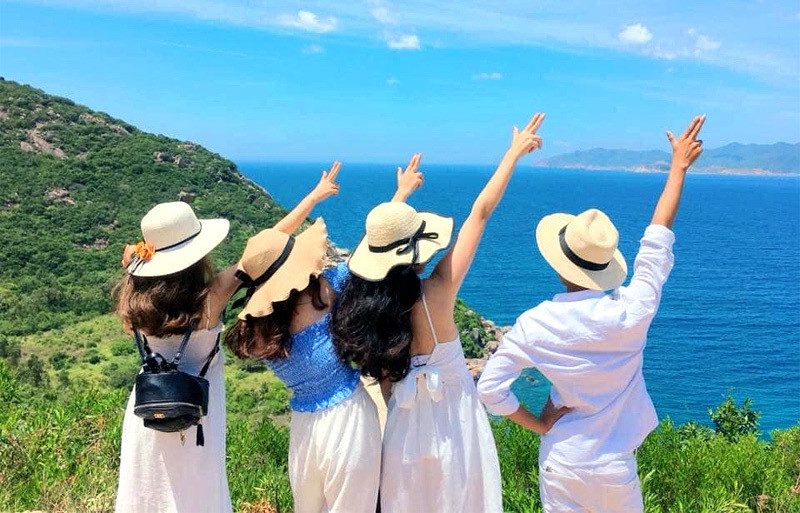 Hình ảnh minh họa việc chuẩn bị cho chuyến xuất hành thuận lợi vào ngày tốt trong tháng 8.