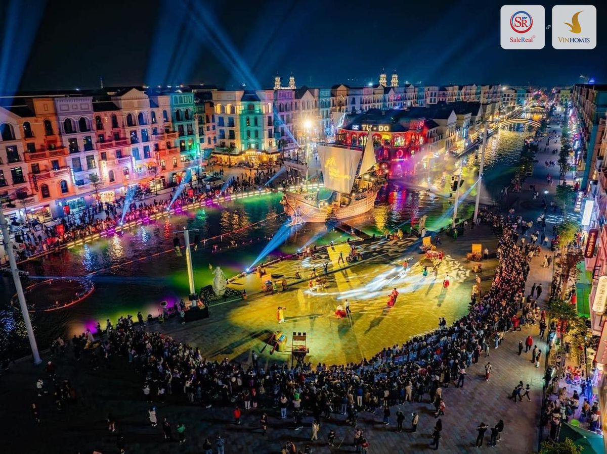 Du khách vui chơi tại Mega Grand World Vinhomes Ocean Park 3