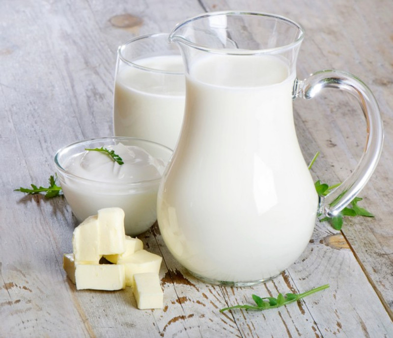 Sữa tươi không đường giàu dinh dưỡng, cung cấp vitamin và khoáng chất thiết yếu cho thai phụ
