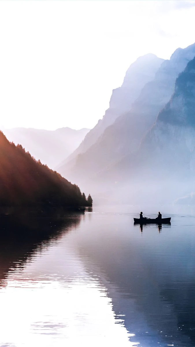 Wallpaper iPhone 15 Pro Max 4K phong cảnh thác nước hùng vĩ