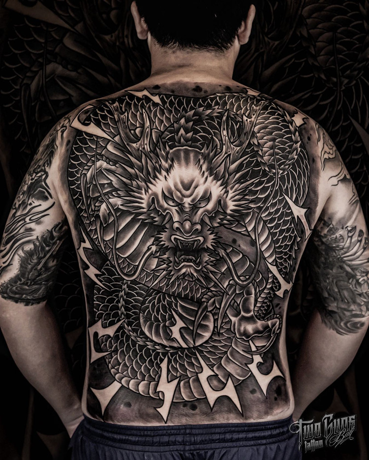 Hình xăm rồng full lưng cool ngầu và cá tính mạnh mẽ