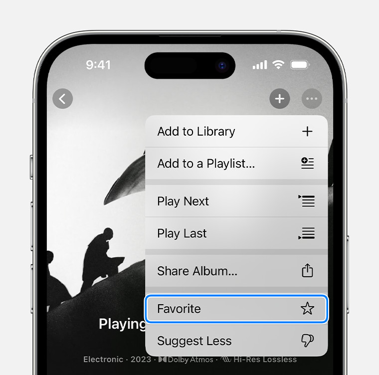 Màn hình iPhone hiển thị tùy chọn &quot;Yêu thích&quot; được chọn để thêm album vào thư viện Apple Music